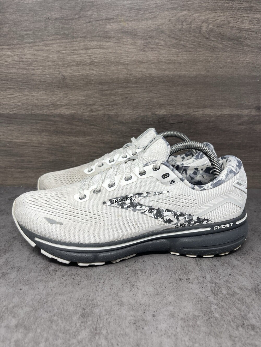 Brooks Ghost 15 White Ebony Oyster Size 9 Womens DNA LOFT Running Shoes